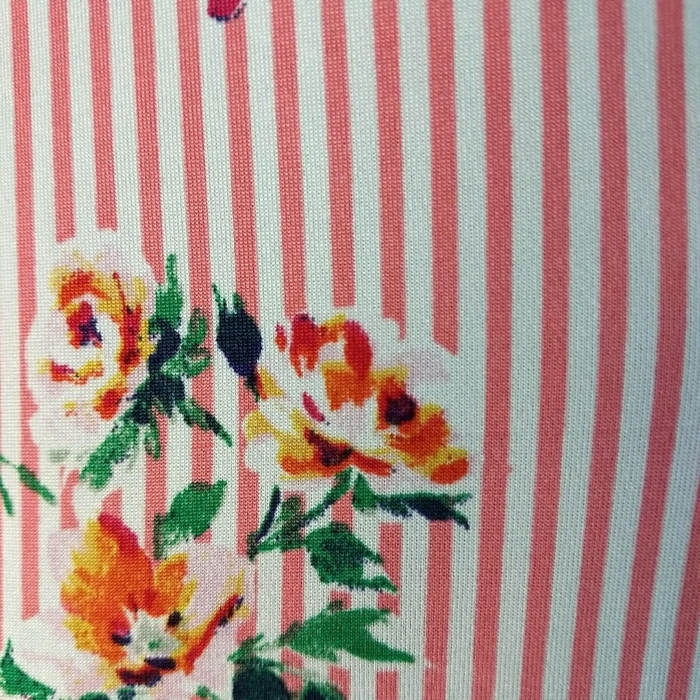 Kayla's Armoire printed blouse - Picture 7 of 7